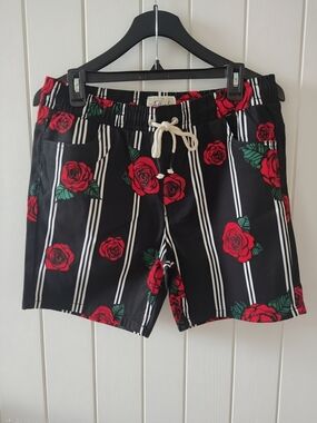 NWT Black Floral Rose Print Flat-Front Shorts